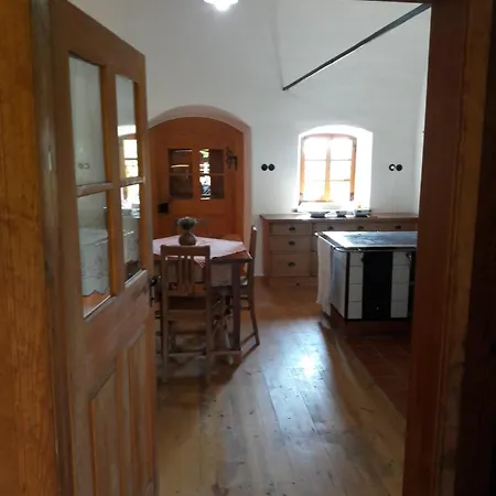 Grafonzeva Domacija *